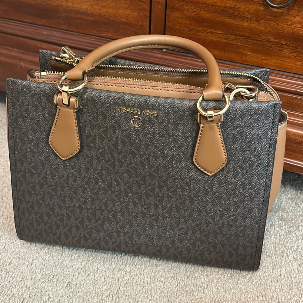 Michael Kors Marilyn Medium Logo Satchel